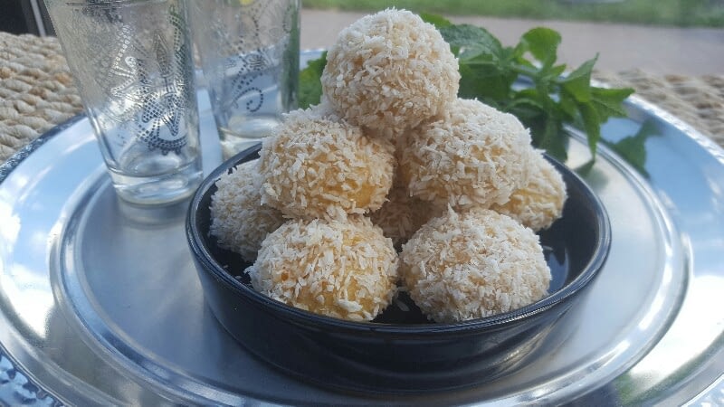 Boules De Noix De Coco Moelleux A La Confiture D Abricot Bio Biohalal Net